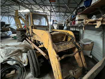 Экскаватор-погрузчик MASSEY FERGUSON