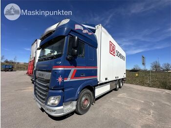 Грузовик с закрытым кузовом DAF XF 530