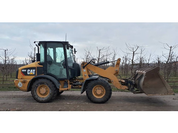 Колёсный погрузчик Ładowarka Caterpillar 906H widły + łyżka: фото 3 Колёсный погрузчик Ładowarka Caterpillar 906H widły + łyżka: фото 3