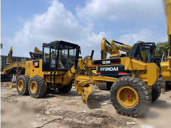 Грейдер CATERPILLAR 120H