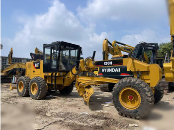 Грейдер CATERPILLAR 120H