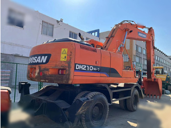 Колёсный экскаватор DOOSAN DH210W-7: фото 2 Колёсный экскаватор DOOSAN DH210W-7: фото 2