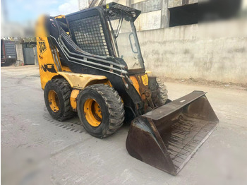 Мини-погрузчик с бортовым поворотом JCB ROBOT 185
