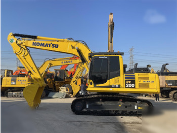 Гусеничный экскаватор KOMATSU PC200-8