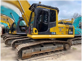 Гусеничный экскаватор KOMATSU PC200-8