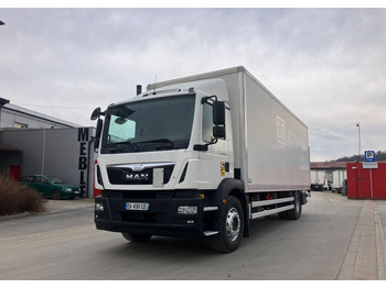 Грузовик с закрытым кузовом MAN
