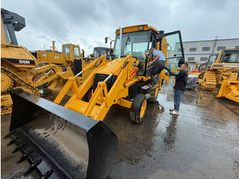 Колёсный экскаватор JCB 3CX