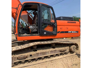 Гусеничный экскаватор DOOSAN DX300