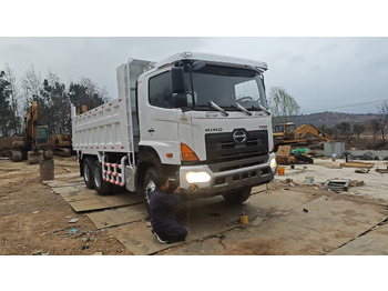 Самосвал HINO