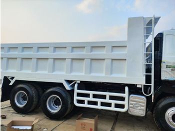 Самосвал HINO HINO 700: фото 5