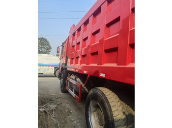 Самосвал SINOTRUK HOWO