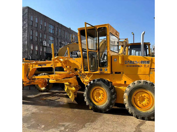 Грейдер KOMATSU