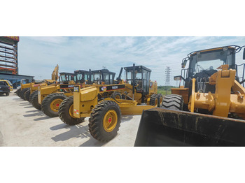 Грейдер CATERPILLAR 140M