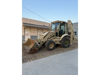 Экскаватор-погрузчик JCB 3CX