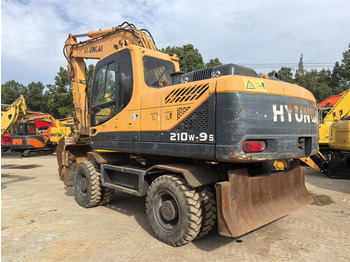 Колёсный экскаватор Hyundai R210W-9S: фото 3 Колёсный экскаватор Hyundai R210W-9S: фото 3