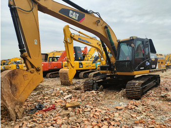 Гусеничный экскаватор CATERPILLAR 320D