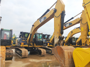 Гусеничный экскаватор CATERPILLAR 320D
