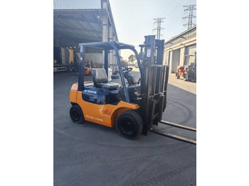 Дизельный погрузчик TOYOTA