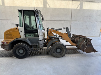 Колёсный погрузчик LIEBHERR L 506