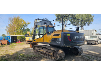 Гусеничный экскаватор VOLVO EC220DL