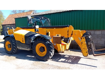 Телескопический погрузчик JCB