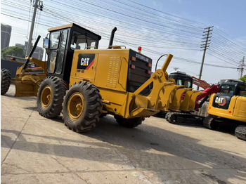 Грейдер CATERPILLAR 140H