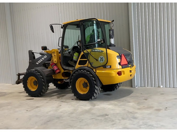 Колёсный погрузчик VOLVO L25