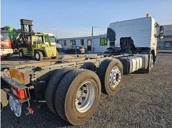 Грузовик-шасси VOLVO FM400: фото 3