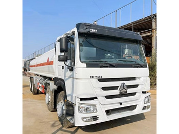 Грузовик-цистерна SINOTRUK HOWO