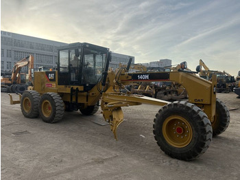 Грейдер CATERPILLAR 140H