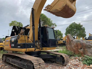 Гусеничный экскаватор CATERPILLAR 323D