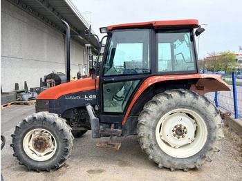 Трактор NEW HOLLAND