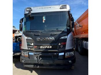 Тягач SCANIA
