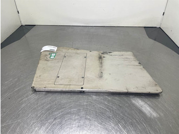 Кабина и интерьер LIEBHERR