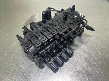 : фото в шапке страницы