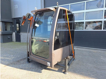 Кабина и интерьер MECALAC