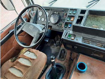 Грузовик-шасси Volvo F 12 6*4 STEEL SUSPENSION: фото 3