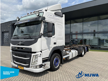 Грузовик-контейнеровоз/ Сменный кузов VOLVO FM 450