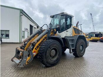 Колёсный погрузчик LIEBHERR L 538