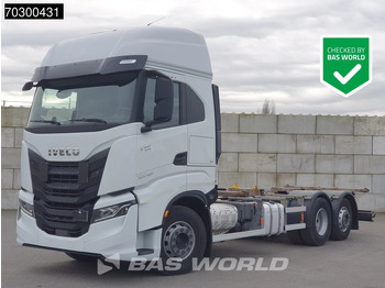 Грузовик-контейнеровоз/ Сменный кузов IVECO S-WAY