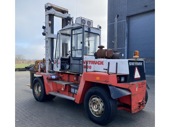 Вилочный погрузчик SVETRUCK