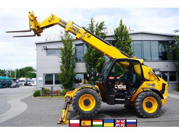 Телескопический погрузчик JCB