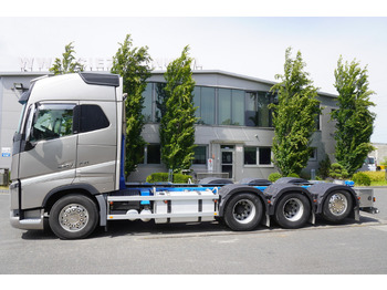 Грузовик-шасси VOLVO FH16 750 8x4x4 / 750 HP! / Frame 685 cm / Steered 4th axle: фото 3
