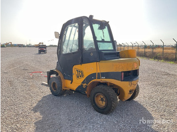 Телескопический погрузчик JCB