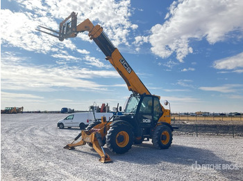 Телескопический погрузчик JCB