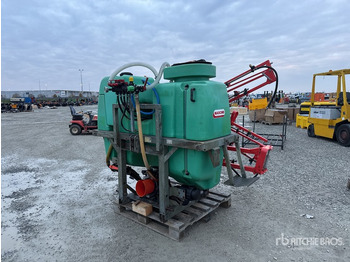 Навесной опрыскиватель