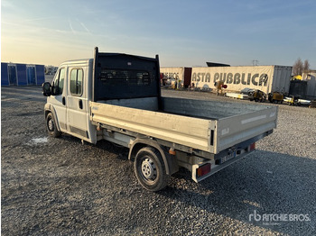 Грузовик бортовой/ Платформа 2012 Peugeot Boxer Crew Cab Flatbed Truck: фото 2
