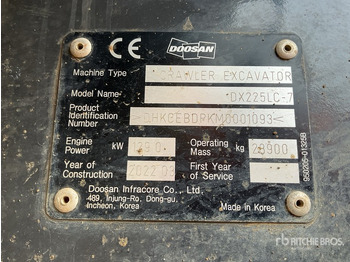 Гусеничный экскаватор DOOSAN DX225LC-7