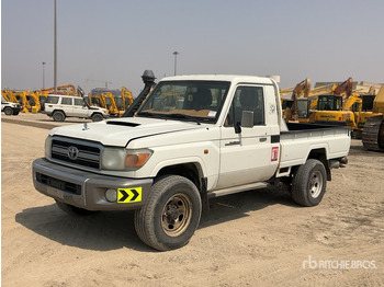 Пикап TOYOTA Land Cruiser