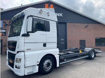 Грузовик-контейнеровоз/ Сменный кузов MAN TGX 18.400